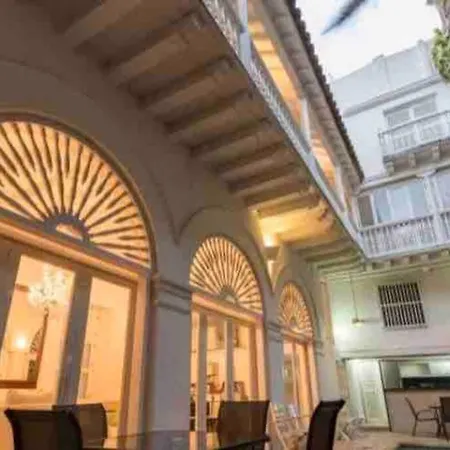 Luxury Historic House • 5 Bedroom • Location *
