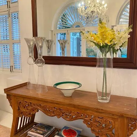 Luxury Historic House • 5 Bedroom • Location *