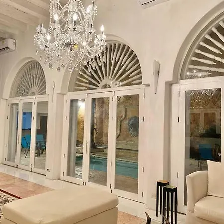 Luxury Historic House • 5 Bedroom • Location Apartment Cartagena