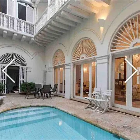 Luxury Historic House • 5 Bedroom • Location Apartment *