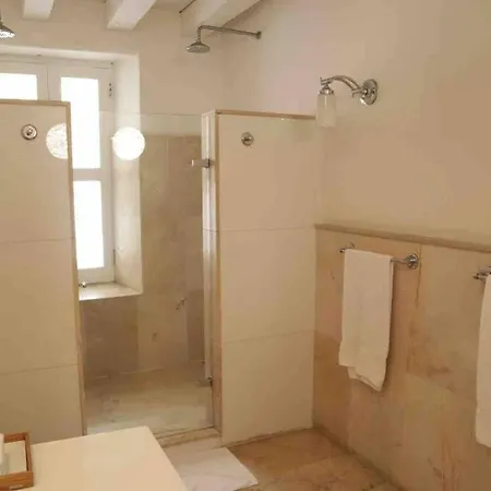 Luxury Historic House • 5 Bedroom • Location * Cartagena