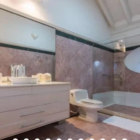 Luxury Historic House • 5 Bedroom • Location *