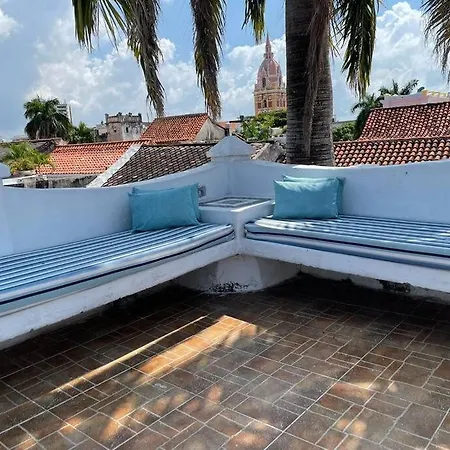 Luxury Historic House • 5 Bedroom • Location *
