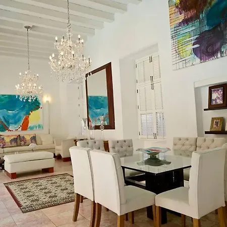 Luxury Historic House • 5 Bedroom • Location