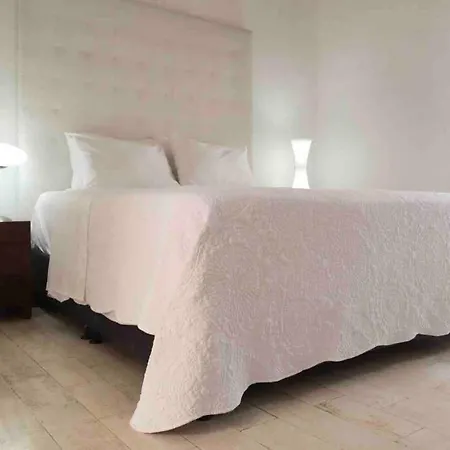 Luxury Historic House • 5 Bedroom • Location *
